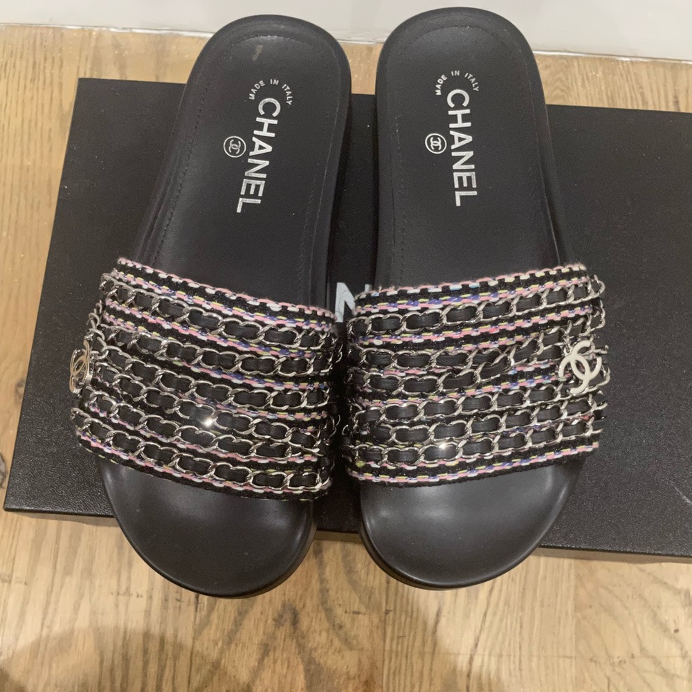 Chanel slides 38